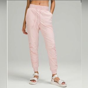 Lululemon Beyond the Studio Jogger
Pink Mist lined